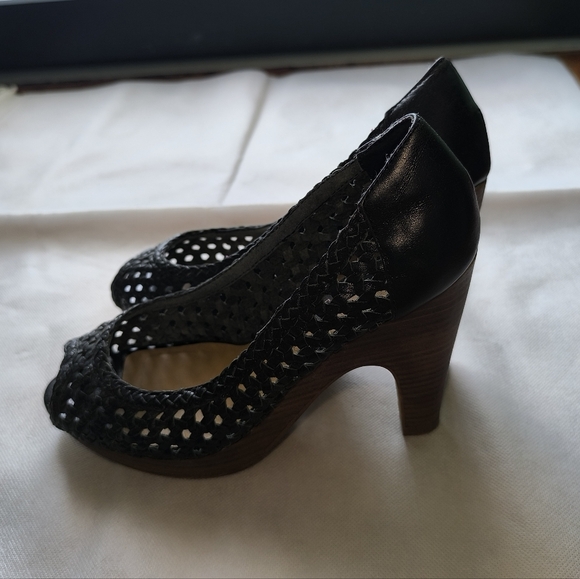 STEVE By Steve Madden Black Woven Leather Platform Peep Toe Votive Pumps - Picture 15 of 16